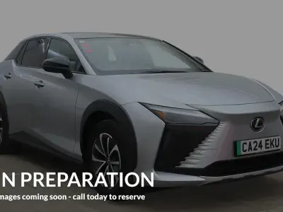 Begagnad Lexus RZ 450e 230 kW (313 HK) 2024 Silver SUV