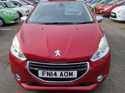 Used Peugeot 208 Allure 82 HP (60 kW) 2014 Red Hatchback
