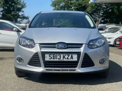 Used Ford Focus Zetec 124 HP (91 kW) 2013 Silver Hatchback