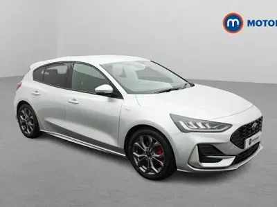 Used Ford Focus ST-Line 125 HP (91 kW) 2024 Silver Hatchback