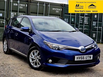 Used Toyota Auris Hybrid 136 HP (100 kW) 2016 Blue Hatchback