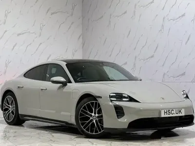 Begagnad Porsche Taycan 300 kW (408 HK) 2023 Sedan