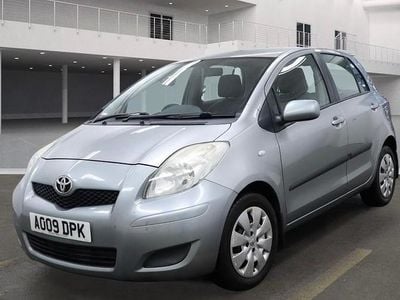 Silver Used 2009 Toyota Yaris Hatchback | £2,495 (Fair price)