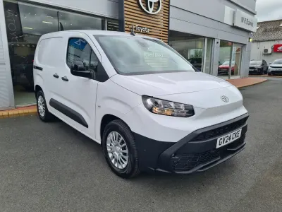 Used Toyota Proace 11 kW (15 HP) 2024 White MPV