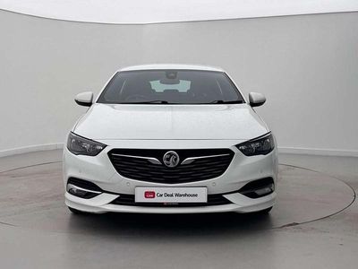 Second-hand Vauxhall Insignia SRi 165 CP (121 kW) 2019 Alb Hatchback