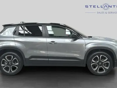 Used Jeep Avenger Summit 100 HP (73 kW) 2025 SUV