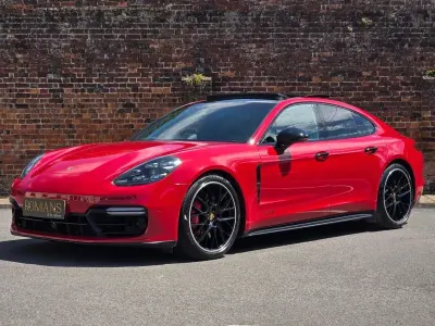 Used Porsche Panamera Turbo 460 HP (338 kW) 2019 Red Hatchback