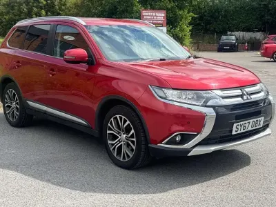 Used Mitsubishi Outlander 147 HP (108 kW) 2017 Red SUV