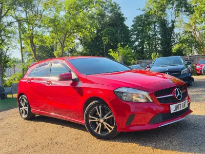 Used Mercedes A160 SE 2017 Red Hatchback