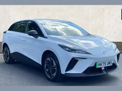 New MG MG4 EV SE 147 kW (200 HP) 2026 White Hatchback