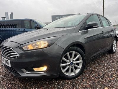 Used Ford Focus Titanium 120 HP (88 kW) 2016 Grey Hatchback