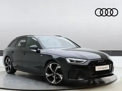 Używany Audi A4 Black Edition 150 KM (110 kW) 2023 Czarny Kombi