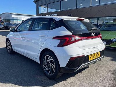 Used Hyundai i20 Advanced 100 HP (73 kW) 2025 White Hatchback