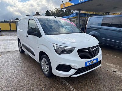 Second-hand Vauxhall Combo drive 100 CP (73 kW) 2020 Alb Van