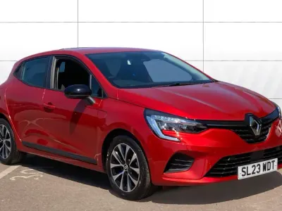 Used Renault Clio Evolution 145 HP (106 kW) 2023 Red Hatchback