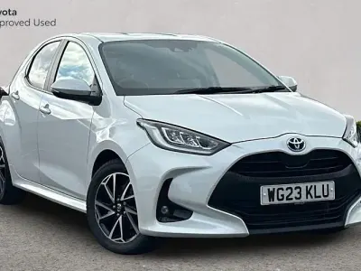 Used Toyota Yaris Design 116 HP (85 kW) 2023 White Hatchback