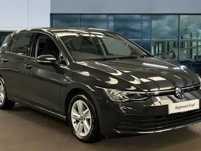 Used VW Golf VIII Life 150 HP (110 kW) 2023 Urano grey