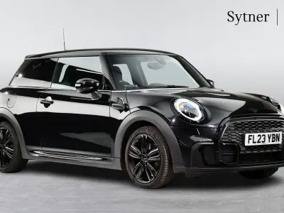 Usado Mini Cooper Hatch 134 CV (98 kW) 2023 Negro Utilitario