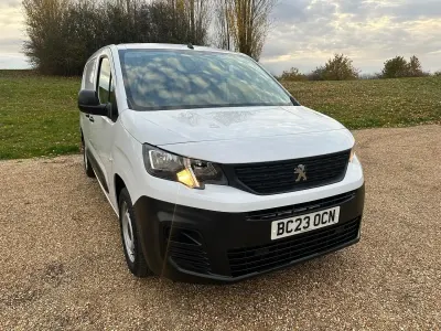 Used Peugeot Partner Premium 2023 White MPV