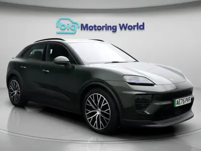 Used Porsche Macan Performance Package 360 HP (264 kW) 2025 Green SUV