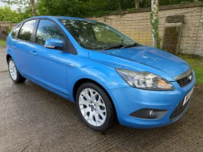 Used Ford Focus Zetec 125 HP (91 kW) 2011 Blue Hatchback