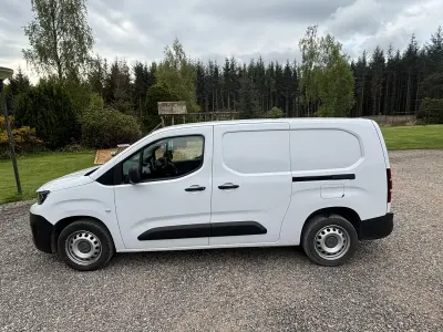 Used Peugeot Partner Premium 131 HP (96 kW) 2023 White MPV