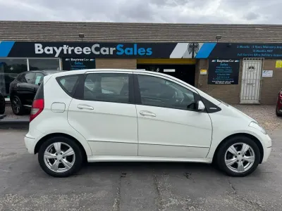 Used Mercedes A180 Avantgarde 2011 White Hatchback