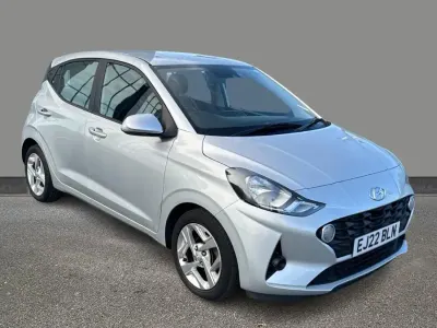 Usado Hyundai i10 SE 84 HP (61 kW) 2022 Prateado Citadino