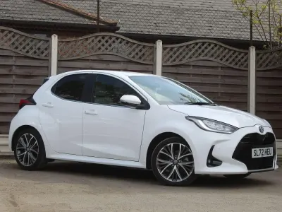 Used Toyota Yaris Hybrid 116 HP (85 kW) 2022 White Hatchback