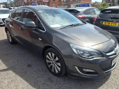 Used Vauxhall Astra Elite 115 HP (84 kW) 2013 Grey Hatchback