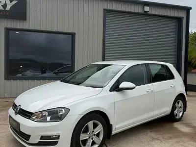 Usado VW Golf VII Match 105 HP (77 kW) 2014 Branco Citadino