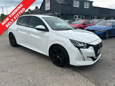 Used Peugeot 208 Allure Premium 75 HP (55 kW) 2020 White Hatchback