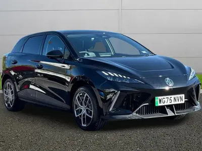 Begagnad MG MG4 EV Trophy 319 kW (435 HK) 2025 Halvkombi