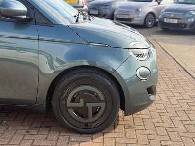 New Fiat 500e 85 kW (116 HP) 2025 Green Hatchback