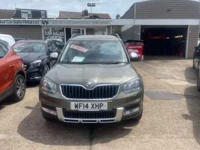 Used Skoda Yeti Outdoor SE 105 HP (77 kW) 2014 Green SUV