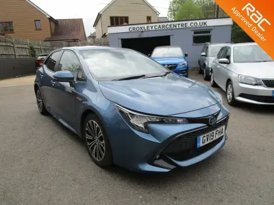 Używany Toyota Corolla Design 122 KM (89 kW) 2019 Niebieski Hatchback