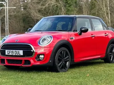 Used Mini Cooper Hatch 136 HP (100 kW) 2019 Red Hatchback