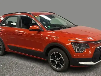 Używany Kia Niro 141 KM (103 kW) 2023 Pomarańczowy SUV