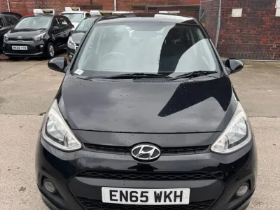 Käytetty Hyundai i10 SE 83 HP (61 kW) 2015 Musta Viistoperä