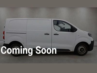 Used Vauxhall Vivaro S 120 HP (88 kW) 2024 White MPV