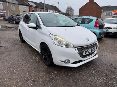 Used Peugeot 208 Allure 2013 White Hatchback