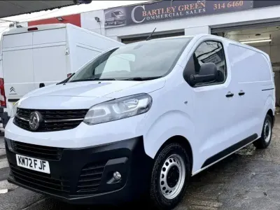 Used Vauxhall Vivaro 120 HP (88 kW) 2023 White MPV