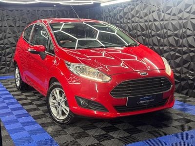 Used Ford Fiesta Zetec 82 HP (60 kW) 2016 Red Hatchback