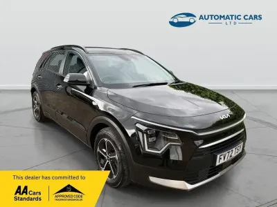 Gebraucht Kia Niro 139 PS (102 kW) 2023 Schwarz SUV