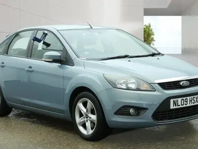 Begagnad Ford Focus Zetec 99 HK (72 kW) 2009 Blå Halvkombi