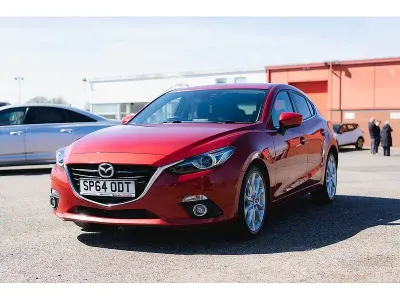 Used Mazda 3 Inclusive 120 HP (88 kW) 2014 Red Hatchback