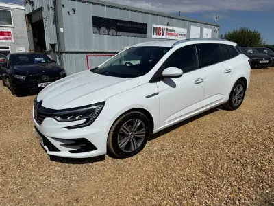 Used Renault Mégane GrandTour Iconic 115 HP (84 kW) 2022 White Estate