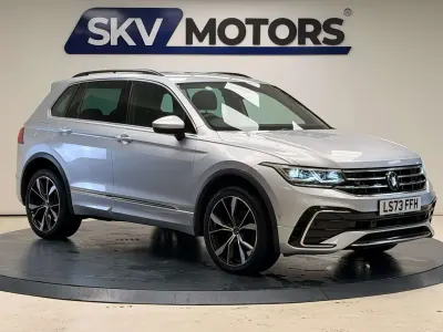 Second-hand VW Tiguan R-line 245 CP (180 kW) 2023 Argintiu SUV