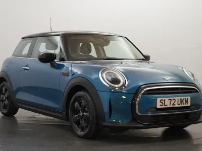 Used Mini Cooper Classic 134 HP (98 kW) 2023 Blue Hatchback