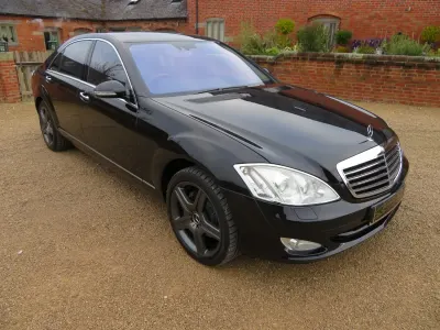 Usado Mercedes S550 2023 Negro Berlina